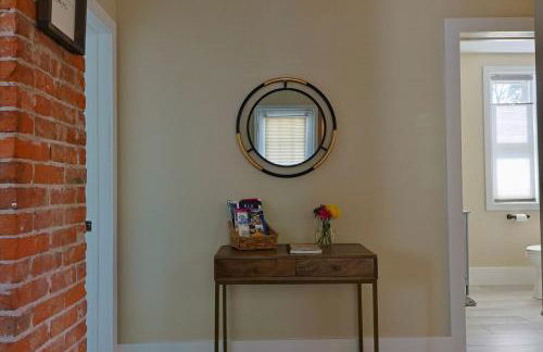 Modern Abode 2BR Near UofR, Highland, Downtown Rochester, NY Sleeps 4 - Foto 40