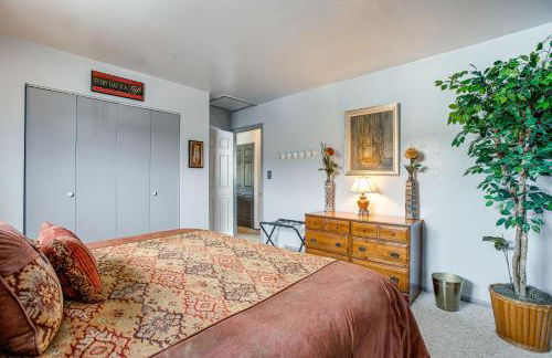 Near Red Rocks, Hiking and Skiing Kittredge Condo! - Foto 13