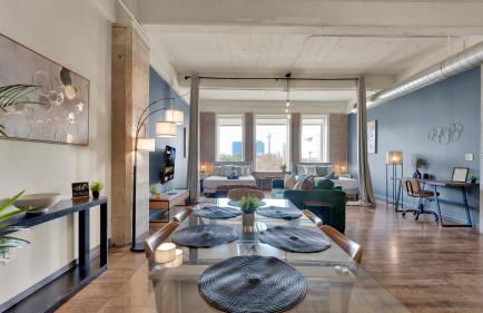 Downtown Loft- Pool -Free Parking -2026 World Cup - Foto 17