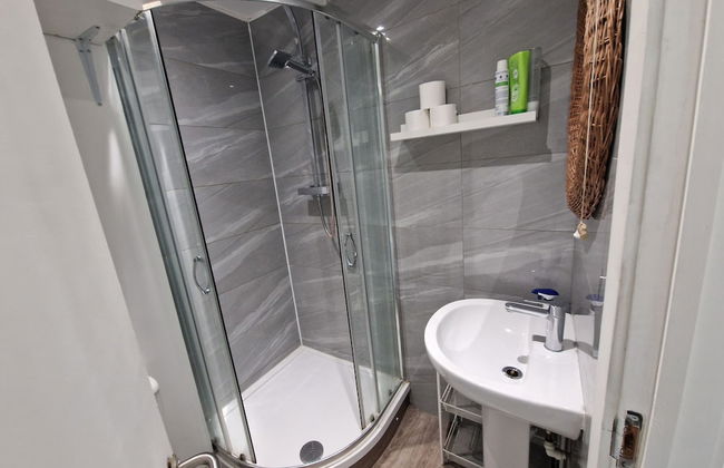 Impeccable 1-bed Apartment in London - Foto 13