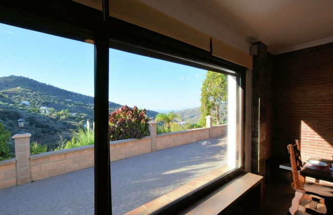 Luxury Villa in Sayalonga With Private Pool - Photo 37