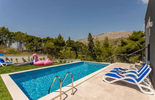 Luxe villa with pool, jacuzzi, and sauna - Foto 67