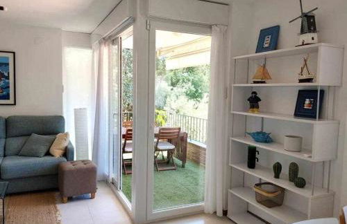 Apartamento recién reformado con piscina y AC - Foto 9