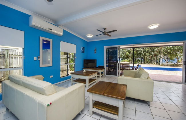 Azure on Geoffrey Bay - Photo 8