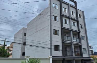 Privacidade para sua família e grupos em um só lugar-2 quartos- melhor custo-benefício, garagem, sala com cozinha integrada, aconchegante, ambiente moderno e funcional, wi-fi veloz gratuito, próximo ao Parque das Águas-Calçadão e tudo que a cidade oferece - Foto 3