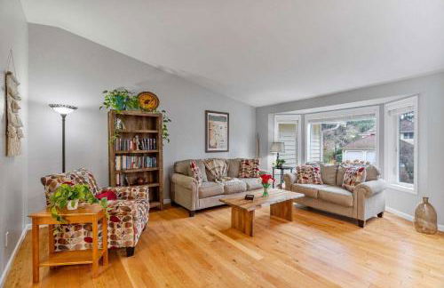 Large Family-Friendly Home on NW Side - Dogs OK - Foto 14