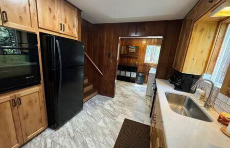 Spacious Tahoe Hot Tub and Beach - Photo 3