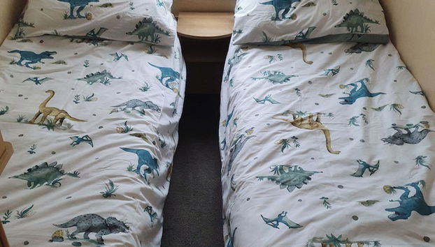 Seaside Serenity Cabin Retreat - Foto 2, Habitación