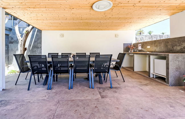 Villa With Pool and Beautiful Architecture - Foto 33