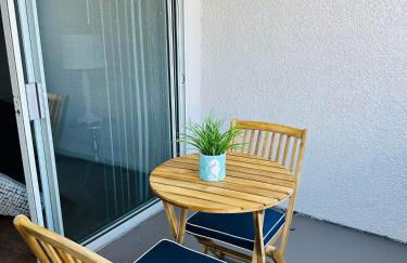 Hollywood Luxury Retreat I Pool Views I Jacuzzi I Fitness Center I Free Parking! - Foto 13