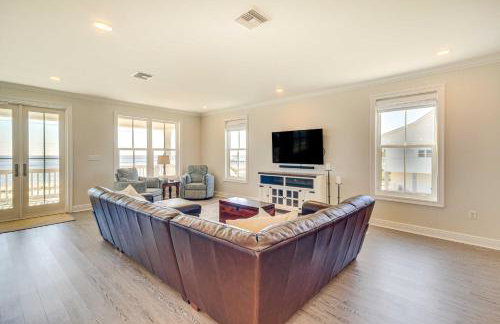 Walk to Beach Oceanfront Home with Outdoor Kitchen - Foto 5