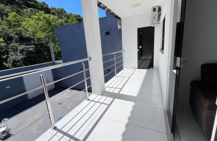 Linda casa com piscina - Foto 3