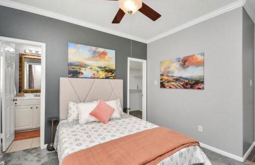 3BR 3Ba Upscale Luxury Home in The Heights - Foto 13