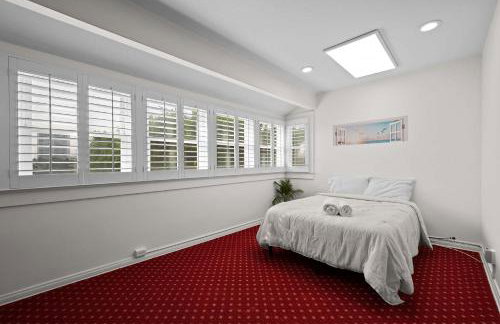 Spacious 5BR LA Villa with Pool Spa & Game Room - Foto 35