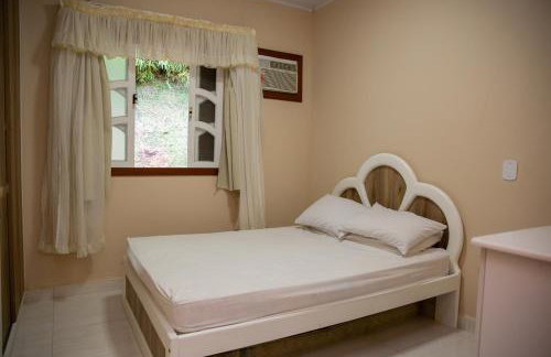 Chalé com Deck e Churrasqueira nas Montanhas - Foto 4