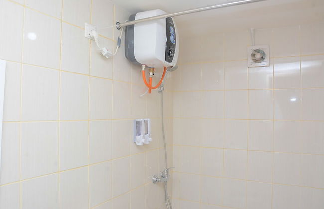 Comfy and Minimalist Studio at Amethyst Apartment - Photo 10