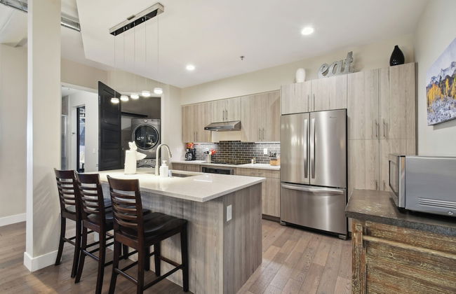 Graffiti & Skyline | RiNo Art Lofts - Foto 10