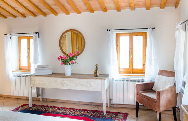 Home set in Olive Grove With Stunning Views - Foto 10