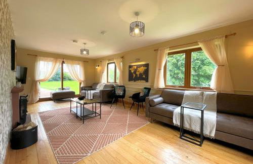 Spectacular 7BR House Hot Tub and Gardens in Gretna - Pass the Keys - Foto 17