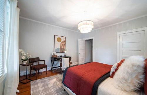 Elizabeth Bungalow, Fenced Yard, Fireplaces, Grill - Foto 12