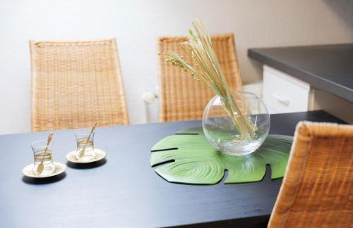 - Savanna Lodge Deluxe with Exclusive Design - Apartment 75sqm - Central Location - Terrace with View - Completely Renovated 2024 with Smart TV & Netflix - Separate Kitchen - Free Parking - Near Airport & Train - Photo 30