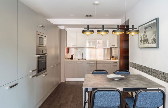 Aspasios Catedral Apartments - Photo 10