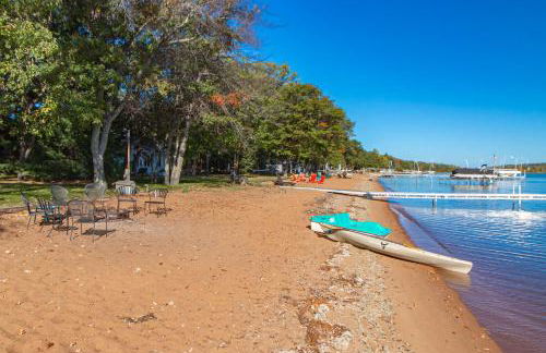 Dog Friendly Leech Lake Home w Perfect Beach Garage Boat Lift - Foto 23