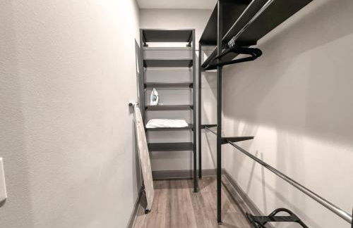 The Nichols Lux Fort Worth TX Same Day Booking - Photo 10