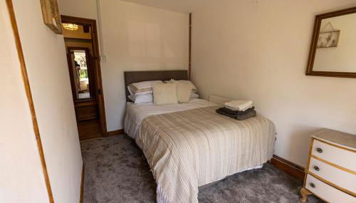 The perfect bolt hole - Photo 4