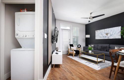 Sleek 1BR-Southtown Near Rvrwalk, Dome & Conv - Photo 7