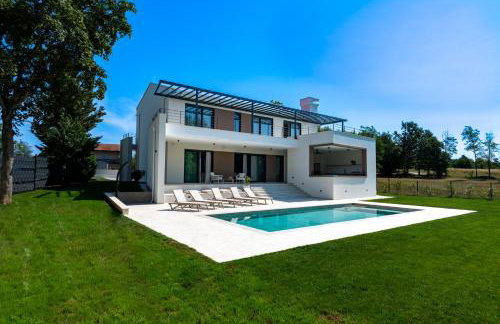 Luksuzna Villa Castanea s privatnim bazenom i wellnesom u srcu Istre - Photo 14