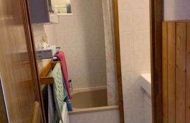 Studio Embrun à 10 mn à pied plan d eau de 2 à 4 personnes sans linge de lit ni serviettes situé 3 chemin de chadenas - Photo 5