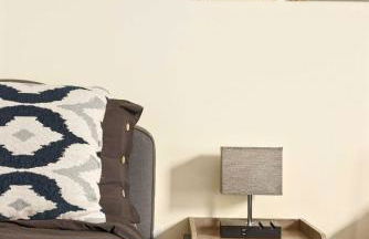 Newark Gem Pearl 3BR, 2BA - Sleeps 10 - Walk to Prudential Center and Newark Penn Station, Near EWR and American Dream Mall, includes WiFi - Laundry - Backyard - Gym - Foto 1