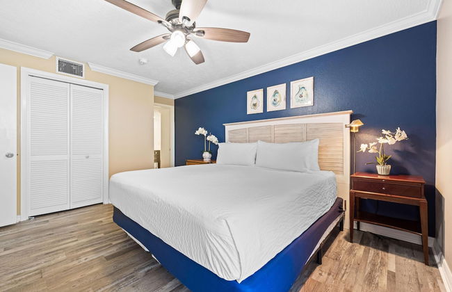 Direct Beachfront Delight by Beachside Management - Photo 3