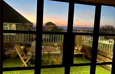 Modern, centrally located, beach view flat - Foto 7