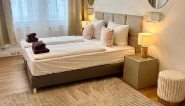 BIG New 7Rooms City Center APARTMENTS and Suites - Foto 2
