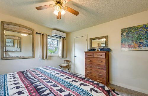 Private Hot Tub and Covered Deck Cozy Whittier Gem - Foto 14