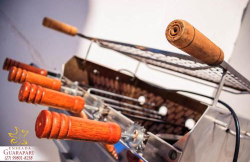 MAIOR NOTA - 2 Quartos com AR CONDICIONADOS SPLIT, Air Fryer, Wi-Fi, Disney Plus, Star Plus, HBO Max, Cadeiras de Praia, Caixa Térmica, Churrasqueira, Rede para Descanso e Chuveirão - 8 pessoas - CONFORTO Máximo - Melhor Localização!! - Photo 43