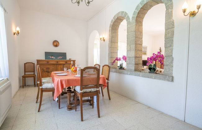 4 bedroom House in Ceyreste with private pool and garden - Photo 11