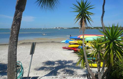 Affordable Two Bedroom Tropical Condo - Private Beach, Pools, Hot Tub - Foto 3