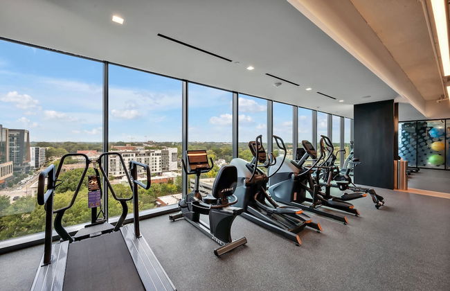 High-rise Apt Raleigh Free Parking Sunset View 2 - Foto 49