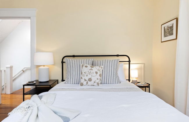 Cheerful 3 Bedroom Home Walk to UVA Stadium - Foto 22