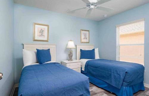 5 bedroom, 7 bed , 3 bathroom Midterm Rental Home with Pool and Game room, near Disney - Foto 8