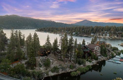 Luxe Lakefront with Hot Tub, Fire Pit, Game Room, Boat Dock - Foto 57