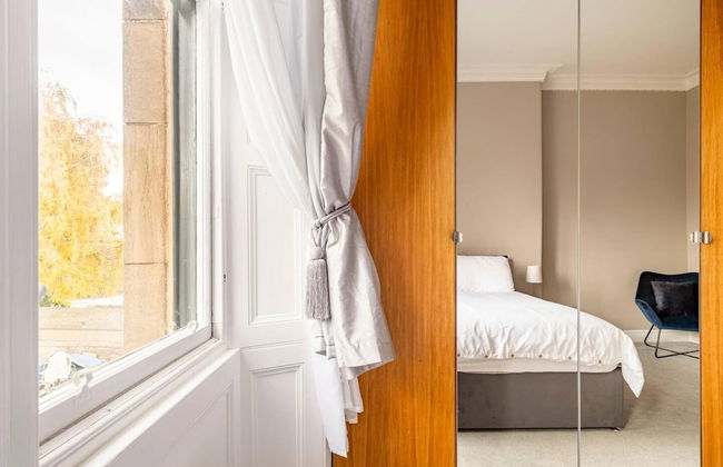 Stunning 5 Bedroom Large Apartment With Parking - Foto 15