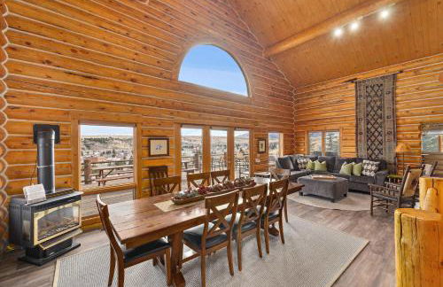 Spruce Lodge - Photo 1