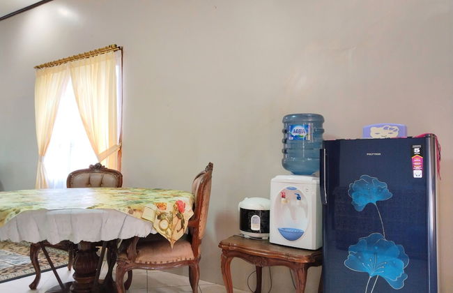 Villa Yustisia Curug 7 Cilember - Foto 23