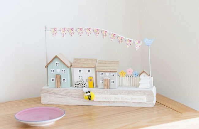 Seaside Retreat - Five Minutes to Beach Village - Photo 9