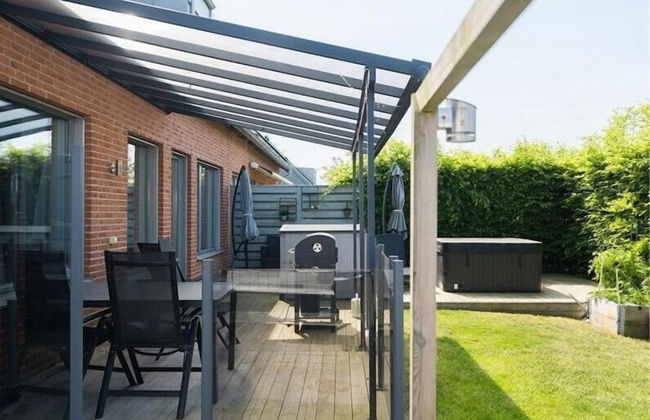 5-bed-rooms House With Jacuzzi, Free Parking, and 2 Toilets-bath in Malmö - Photo 17