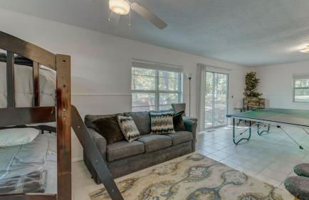 Owl Hoot Lake Retreat- Dock, beach & wooded haven! - Foto 44